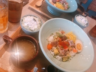カリフォルニア寿司丼.jpeg